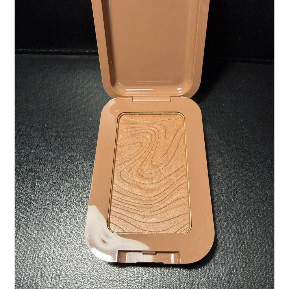 NYX Professional Makeup Buttermelt Bronzer – BMB04 Butta Biscuit (Medium Golden)